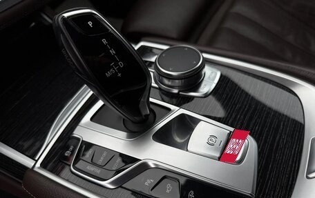 BMW 7 серия, 2017 год, 3 590 000 рублей, 15 фотография