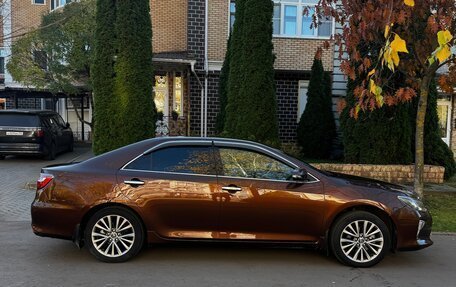 Toyota Camry, 2017 год, 2 600 000 рублей, 7 фотография