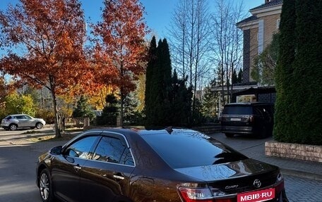 Toyota Camry, 2017 год, 2 600 000 рублей, 9 фотография