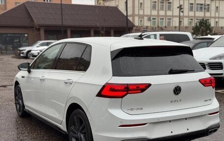 Volkswagen Golf VIII, 2023 год, 1 940 000 рублей, 6 фотография