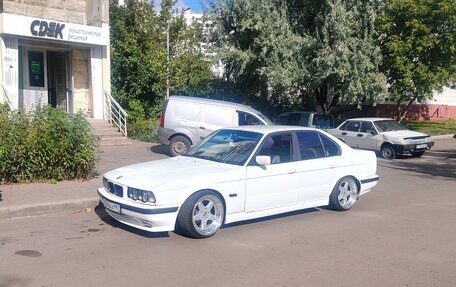 BMW 5 серия, 1990 год, 630 000 рублей, 14 фотография