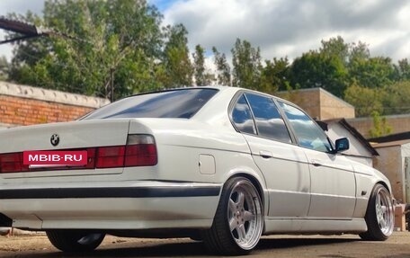 BMW 5 серия, 1990 год, 630 000 рублей, 17 фотография
