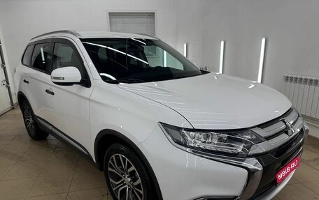 Mitsubishi Outlander III рестайлинг 3, 2018 год, 1 997 000 рублей, 1 фотография