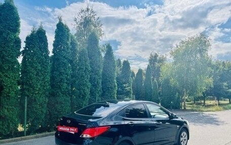 Hyundai Solaris II рестайлинг, 2015 год, 910 000 рублей, 3 фотография