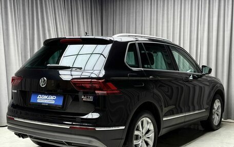 Volkswagen Tiguan II, 2017 год, 2 399 000 рублей, 6 фотография