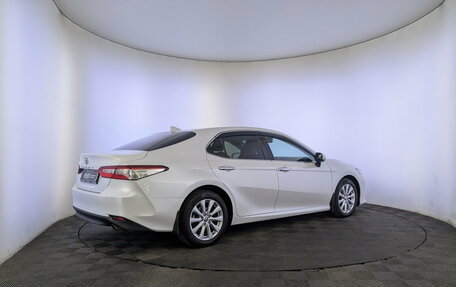 Toyota Camry, 2021 год, 3 150 000 рублей, 5 фотография