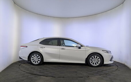 Toyota Camry, 2021 год, 3 150 000 рублей, 4 фотография