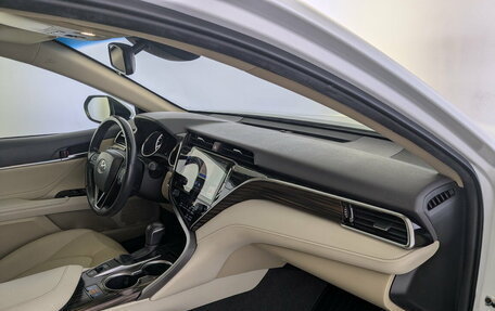 Toyota Camry, 2021 год, 3 150 000 рублей, 11 фотография