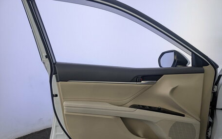 Toyota Camry, 2021 год, 3 150 000 рублей, 19 фотография