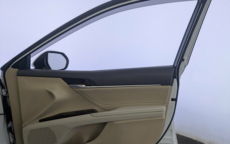 Toyota Camry, 2021 год, 3 150 000 рублей, 25 фотография