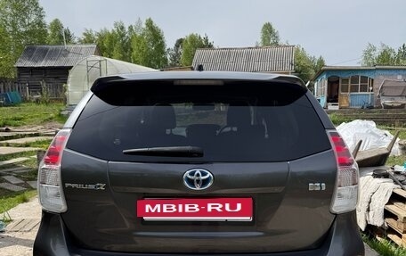 Toyota Prius Alpha I (ZVW40/41), 2015 год, 1 300 000 рублей, 3 фотография