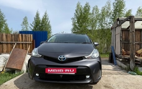 Toyota Prius Alpha I (ZVW40/41), 2015 год, 1 300 000 рублей, 2 фотография