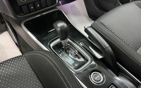 Mitsubishi Outlander III рестайлинг 3, 2018 год, 1 997 000 рублей, 17 фотография