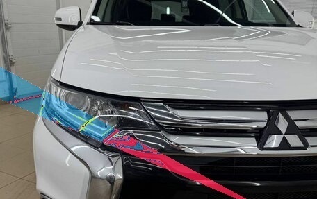 Mitsubishi Outlander III рестайлинг 3, 2018 год, 1 997 000 рублей, 10 фотография
