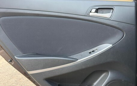 Hyundai Solaris II рестайлинг, 2015 год, 1 059 000 рублей, 18 фотография