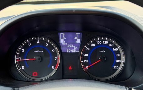 Hyundai Solaris II рестайлинг, 2015 год, 1 059 000 рублей, 24 фотография