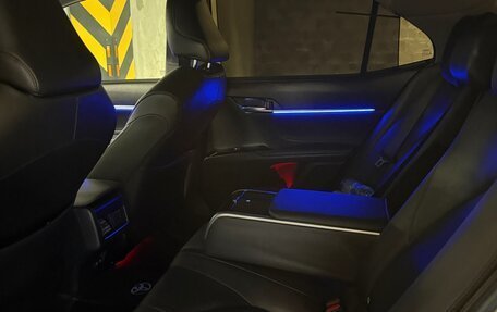 Toyota Camry, 2018 год, 3 150 000 рублей, 12 фотография