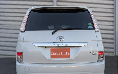 Toyota ISis I, 2017 год, 1 520 000 рублей, 6 фотография