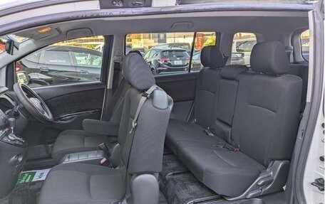 Toyota ISis I, 2017 год, 1 520 000 рублей, 13 фотография