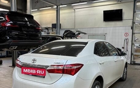 Toyota Corolla, 2015 год, 1 395 000 рублей, 3 фотография