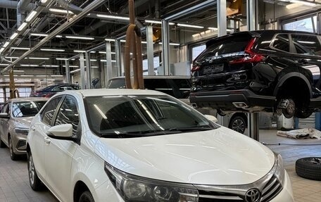 Toyota Corolla, 2015 год, 1 395 000 рублей, 2 фотография
