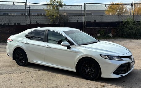 Toyota Camry, 2018 год, 2 650 000 рублей, 2 фотография
