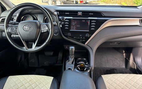Toyota Camry, 2018 год, 2 650 000 рублей, 8 фотография
