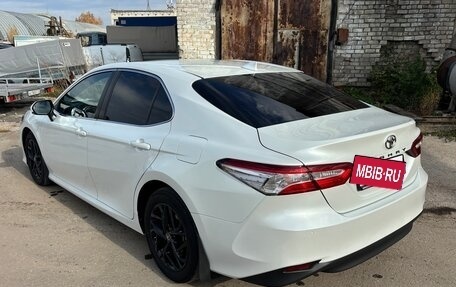 Toyota Camry, 2018 год, 2 650 000 рублей, 4 фотография