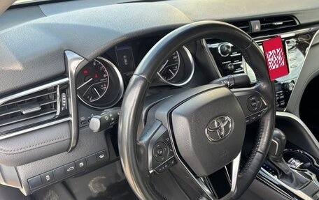 Toyota Camry, 2018 год, 2 650 000 рублей, 7 фотография