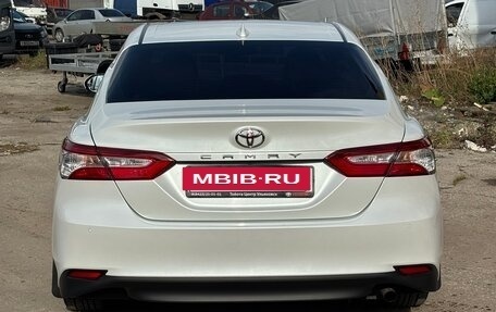 Toyota Camry, 2018 год, 2 650 000 рублей, 5 фотография