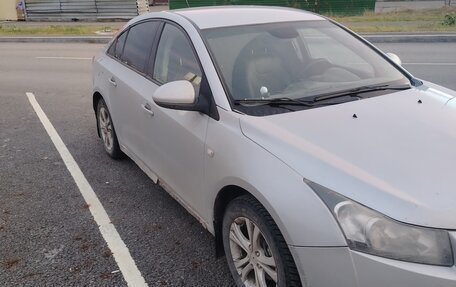 Chevrolet Cruze II, 2009 год, 560 000 рублей, 3 фотография