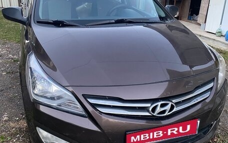 Hyundai Solaris II рестайлинг, 2015 год, 600 000 рублей, 1 фотография