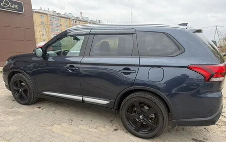 Mitsubishi Outlander III рестайлинг 3, 2019 год, 2 390 000 рублей, 2 фотография