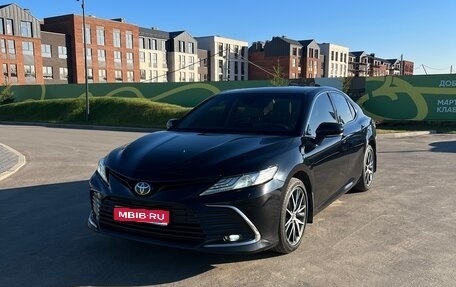 Toyota Camry, 2021 год, 3 499 000 рублей, 1 фотография