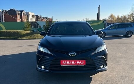 Toyota Camry, 2021 год, 3 499 000 рублей, 2 фотография