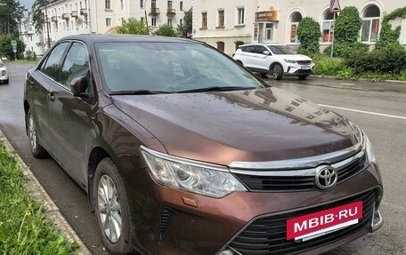 Toyota Camry, 2017 год, 2 460 000 рублей, 2 фотография