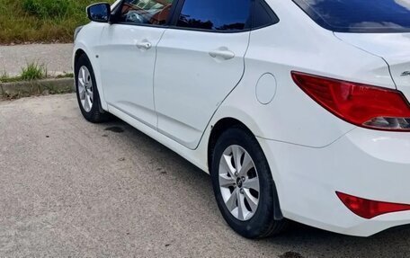 Hyundai Solaris II рестайлинг, 2016 год, 800 000 рублей, 3 фотография