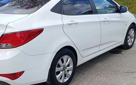 Hyundai Solaris II рестайлинг, 2016 год, 800 000 рублей, 2 фотография