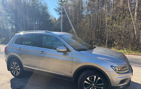 Volkswagen Tiguan II, 2019 год, 2 200 000 рублей, 3 фотография