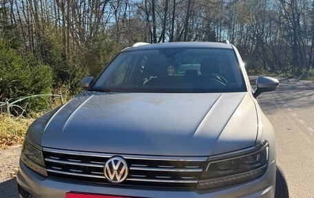 Volkswagen Tiguan II, 2019 год, 2 200 000 рублей, 2 фотография