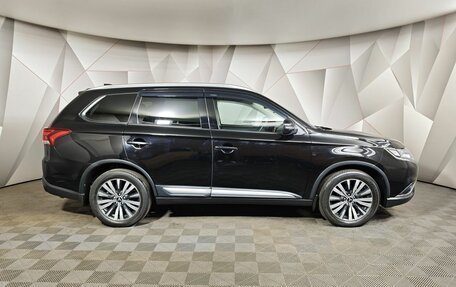 Mitsubishi Outlander III рестайлинг 3, 2018 год, 1 899 000 рублей, 6 фотография