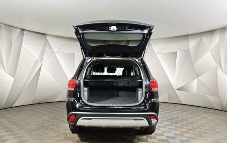 Mitsubishi Outlander III рестайлинг 3, 2018 год, 1 899 000 рублей, 12 фотография