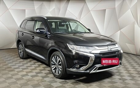 Mitsubishi Outlander III рестайлинг 3, 2018 год, 1 899 000 рублей, 3 фотография