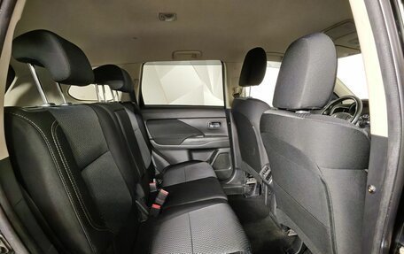 Mitsubishi Outlander III рестайлинг 3, 2018 год, 1 899 000 рублей, 16 фотография