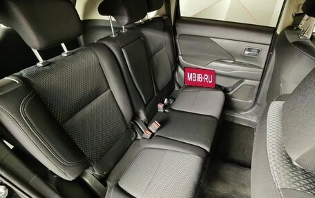 Mitsubishi Outlander III рестайлинг 3, 2018 год, 1 899 000 рублей, 17 фотография