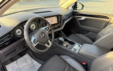 Volkswagen Touareg III, 2018 год, 4 500 000 рублей, 7 фотография