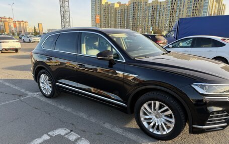 Volkswagen Touareg III, 2018 год, 4 500 000 рублей, 4 фотография