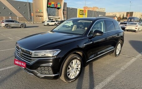 Volkswagen Touareg III, 2018 год, 4 500 000 рублей, 2 фотография