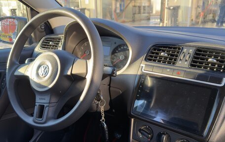 Volkswagen Polo VI (EU Market), 2011 год, 620 000 рублей, 14 фотография
