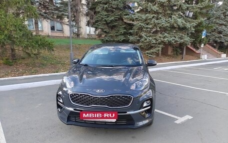 KIA Sportage IV рестайлинг, 2018 год, 1 880 000 рублей, 3 фотография